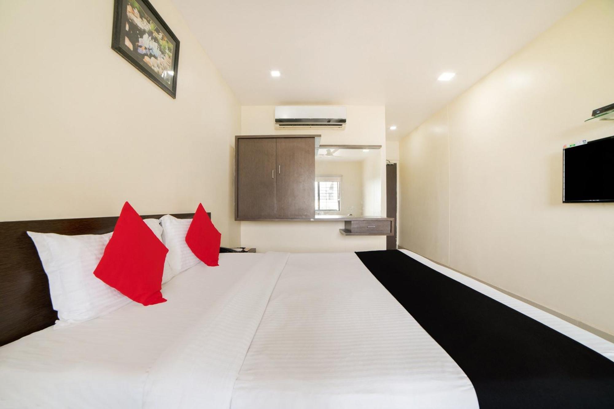 Hotel Super Capital O Raaga Grand Hyderabad Exterior foto